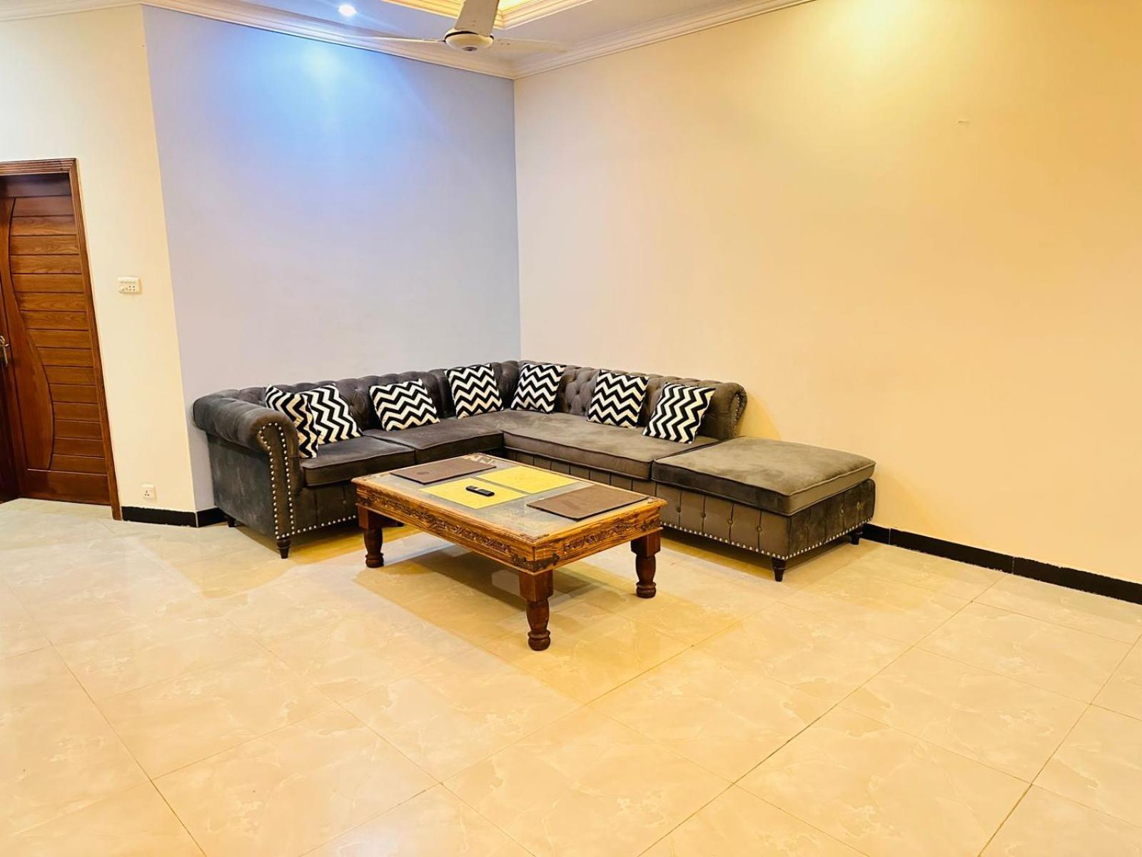 Holidazzle Lodge Islamabad Exterior foto
